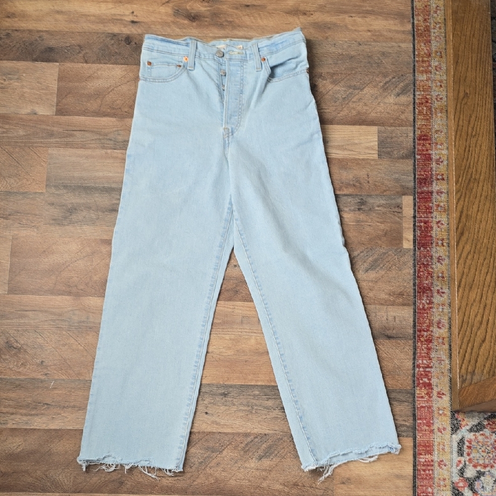 Light Blue Levi's Ribcage Straight Ankle Jean